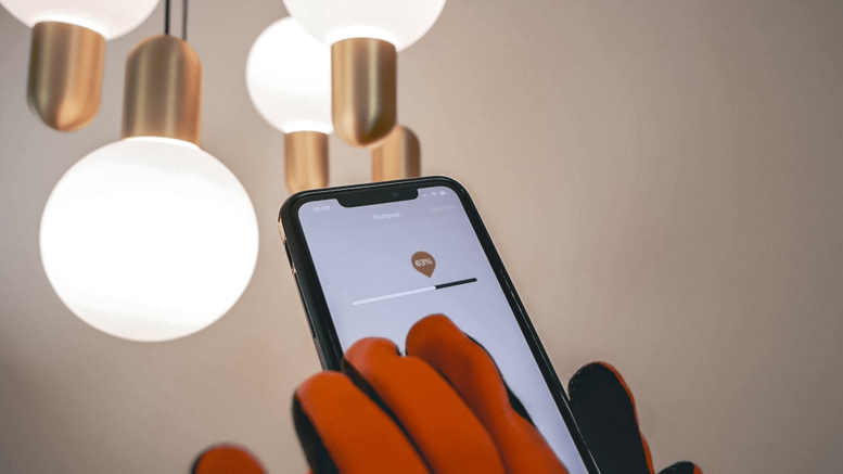 Connected lighting with suspended placebo lighting