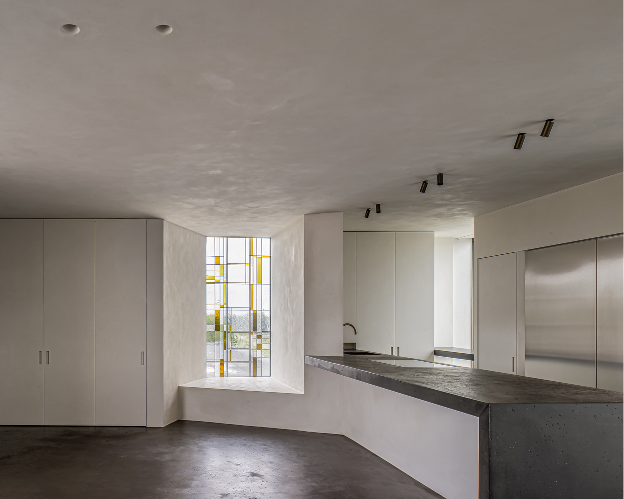 Thimble Recessed Trimless in kitchen area