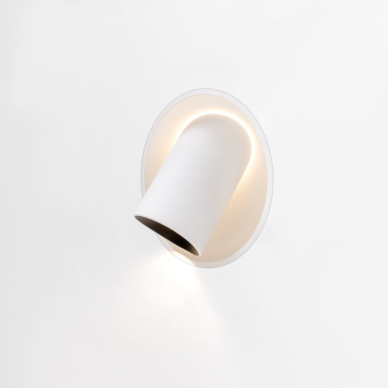 Hollow product image trimless white