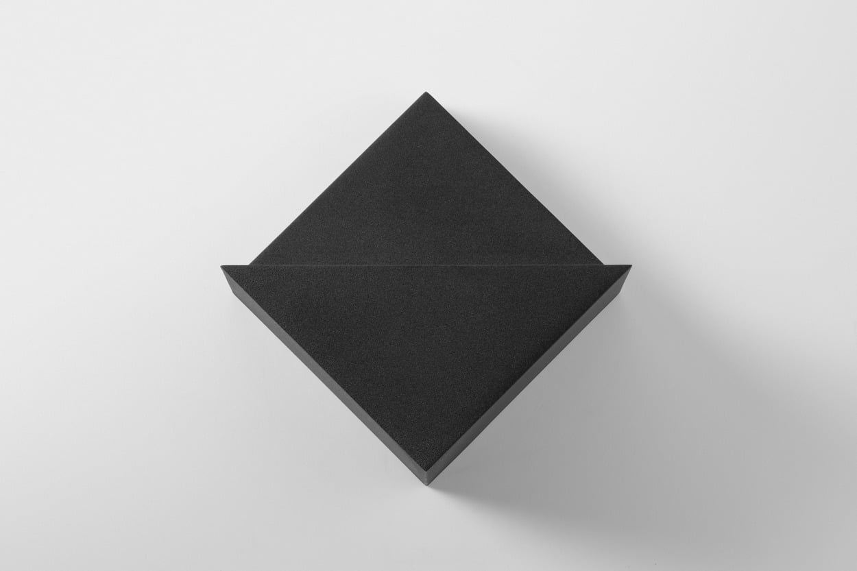 Impulse Square Wall in Black Structure