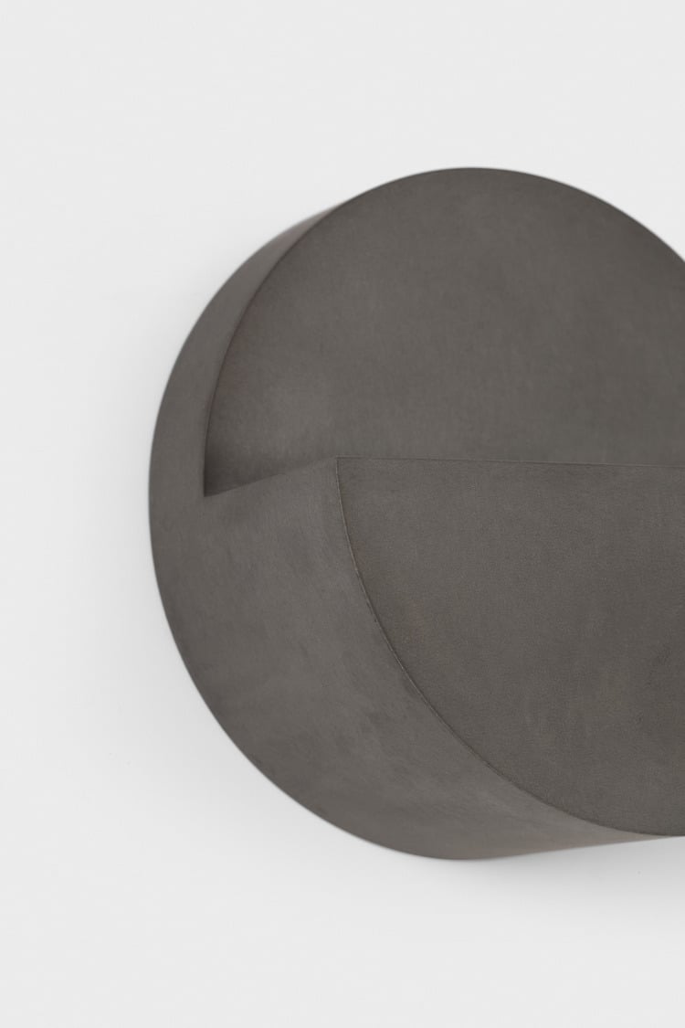 Impulse Round Wall Black Structure