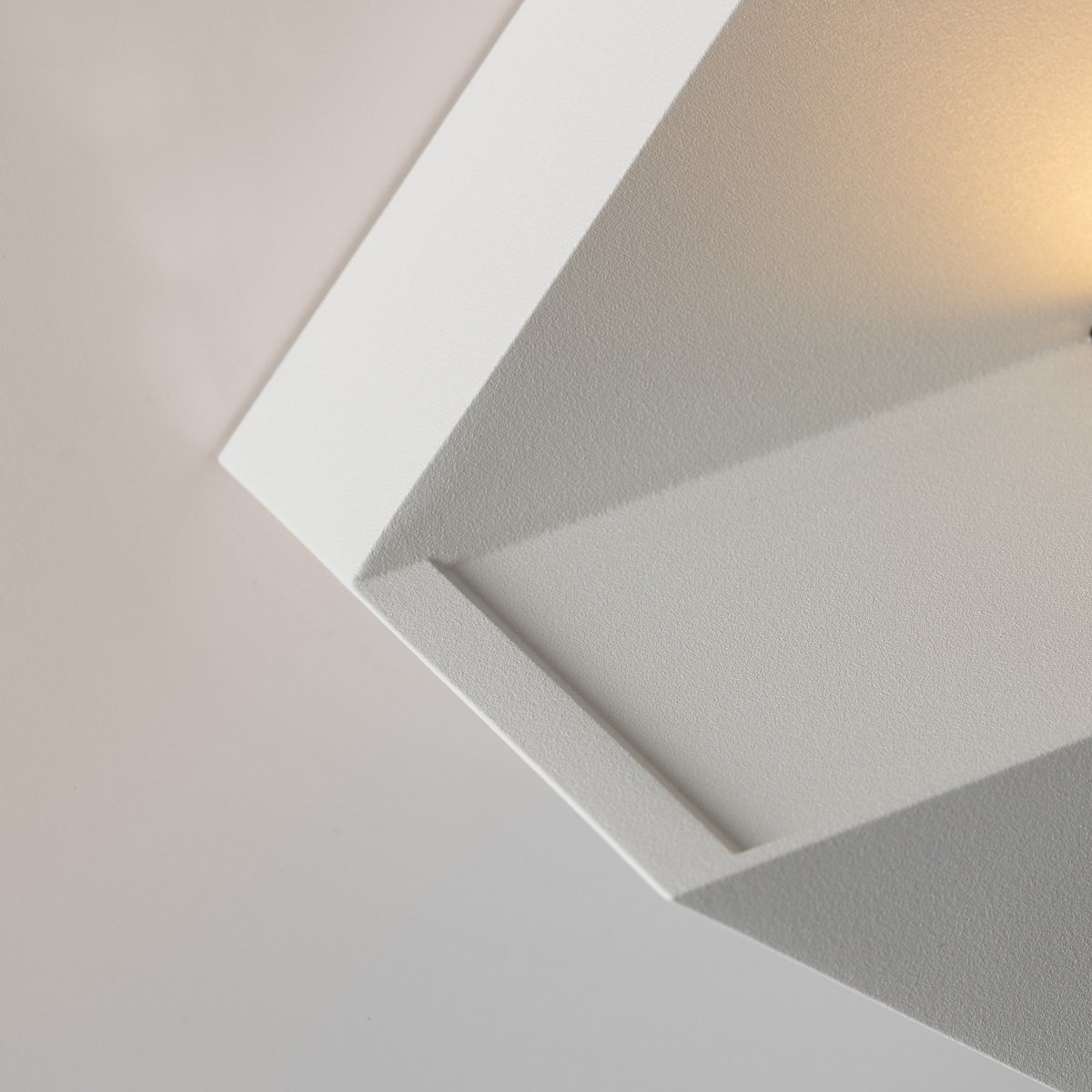 Impulse Square Wall