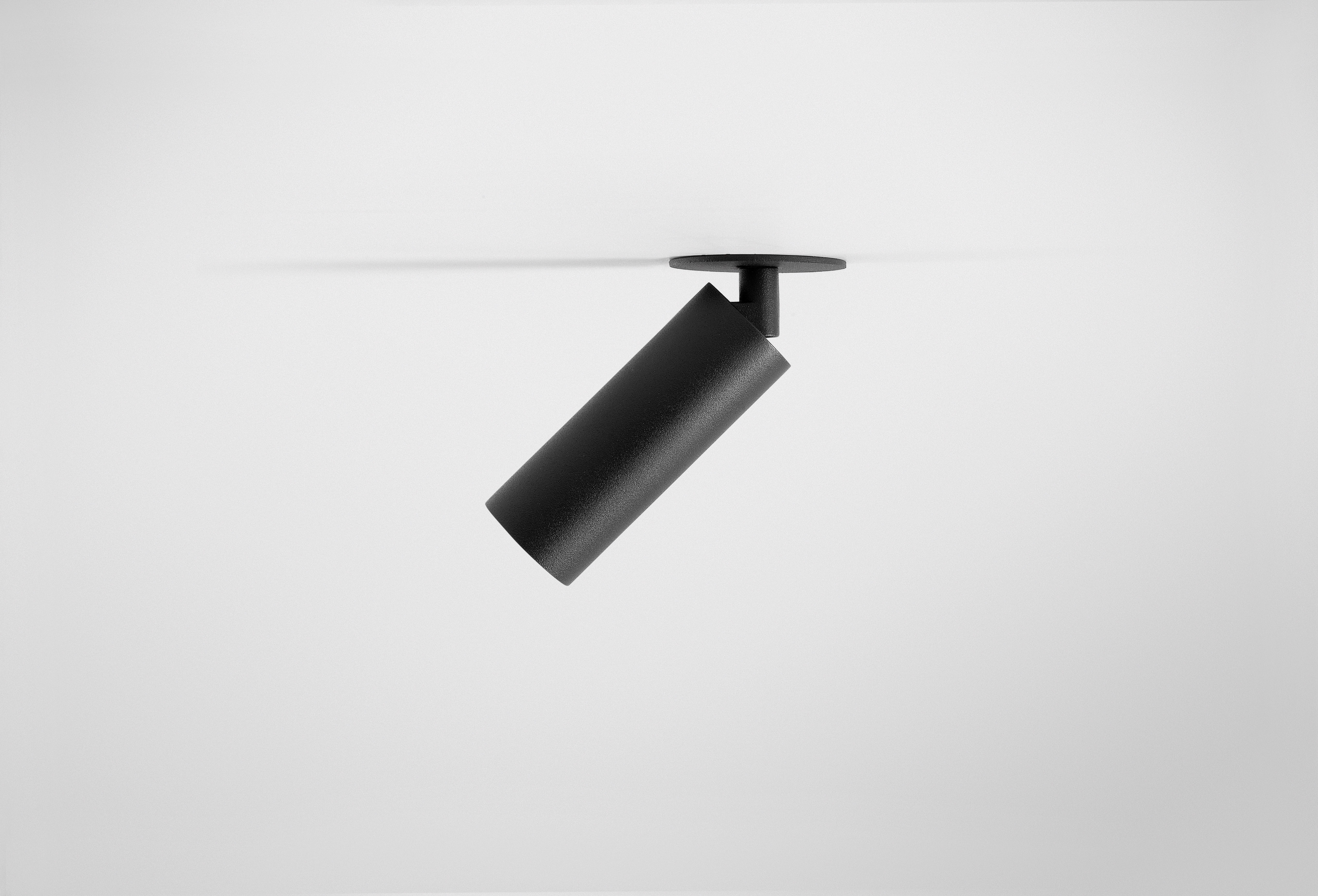 Nyto semi-recessed ceiling lighting