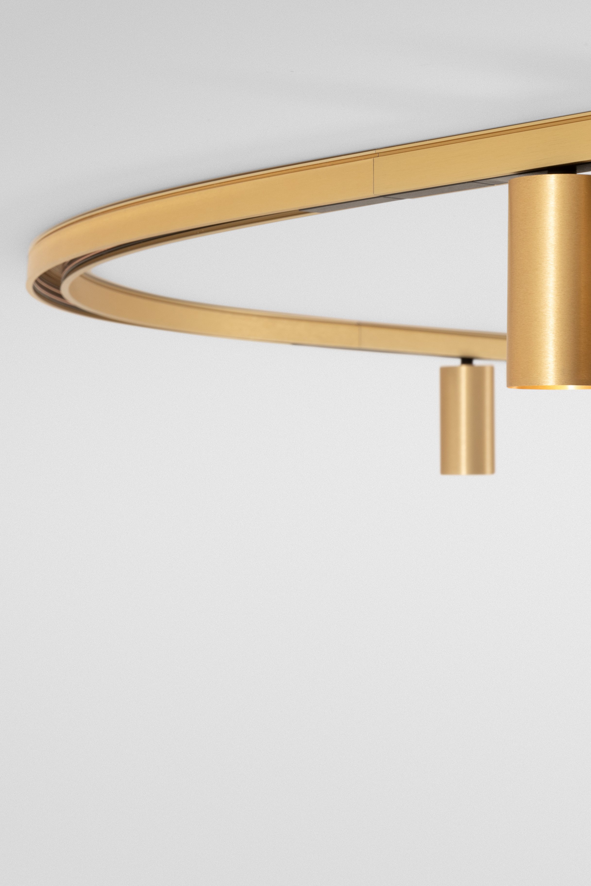Pista Curved Track 48v curved champagne