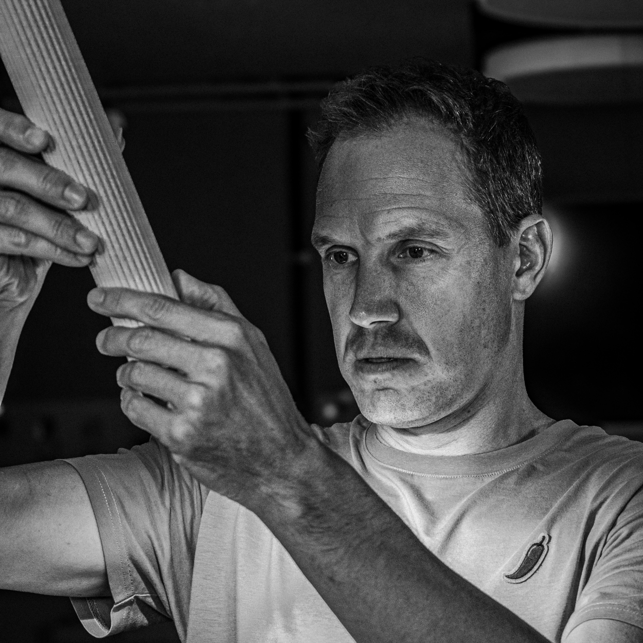 Extruded ribbed pendent luminaire engineering