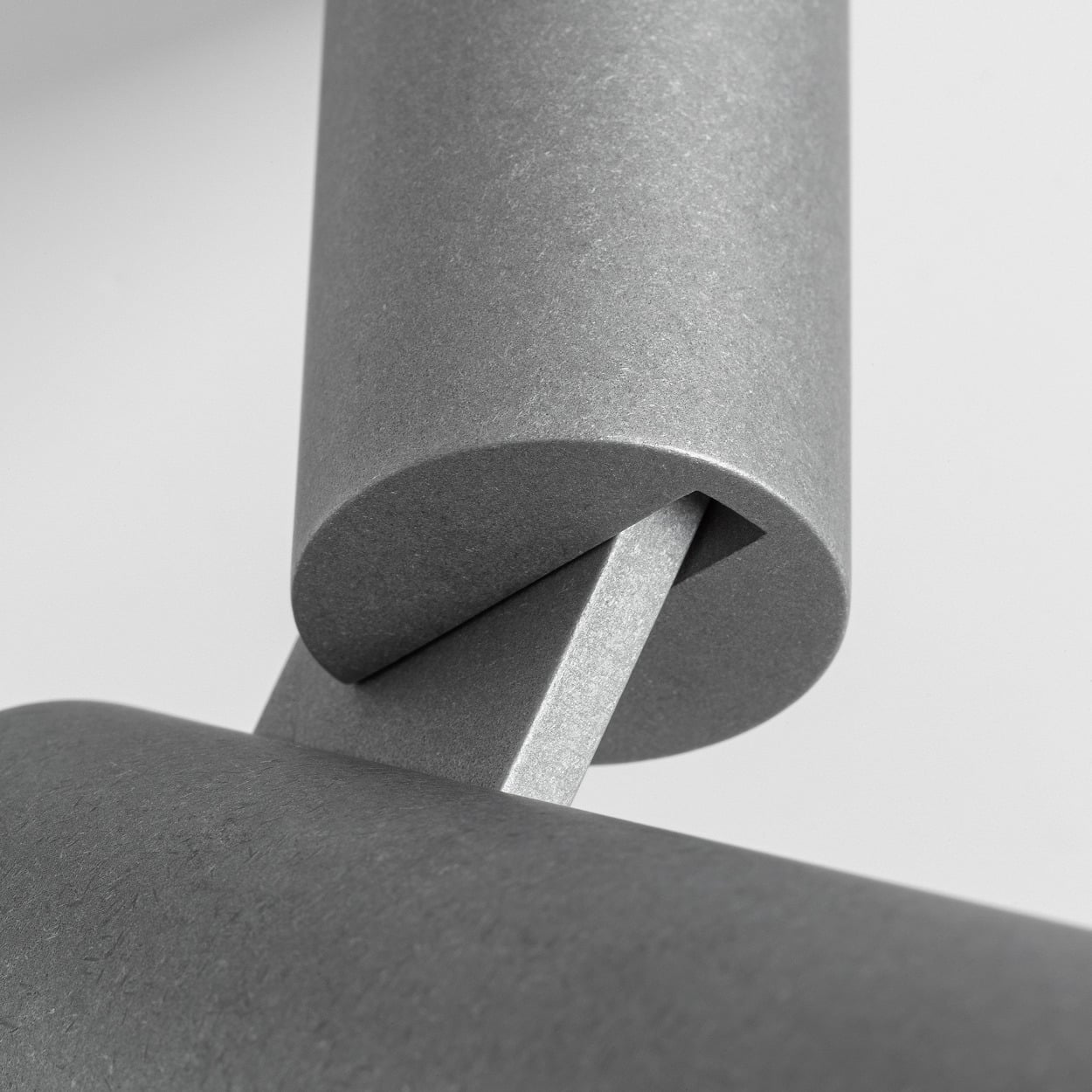 Passage close-up of the hinge in aluminium tumbled