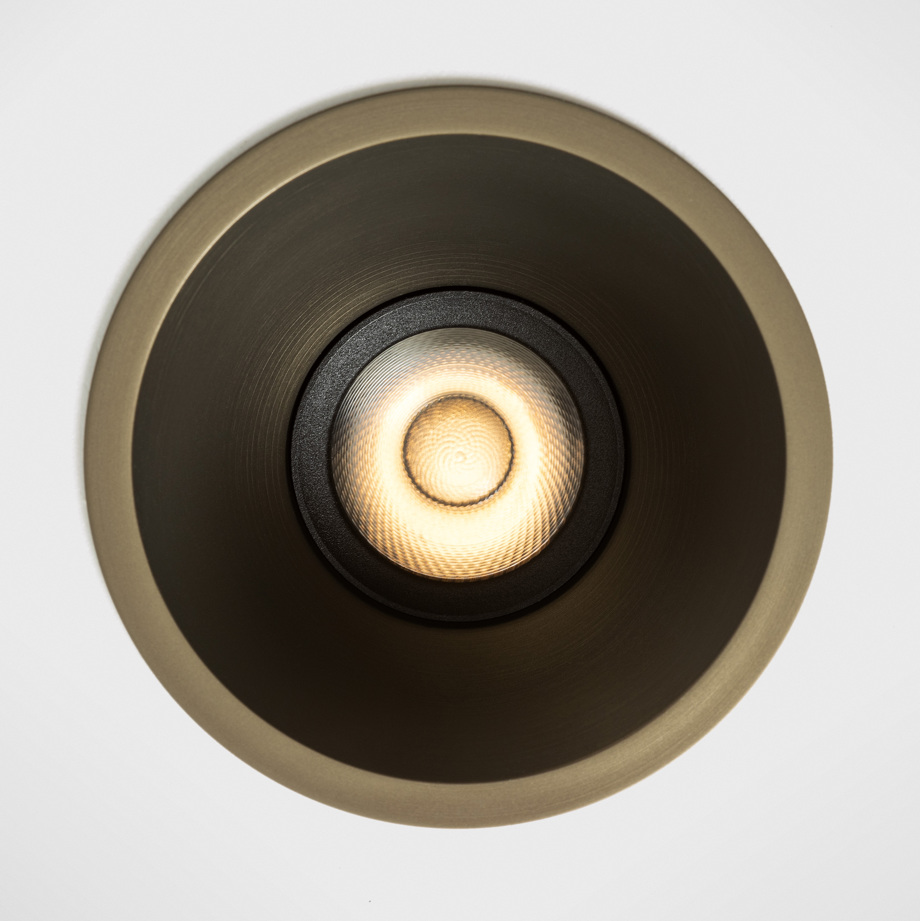 Detailed image of the Klevr fixture in Bronze brush Anodized finish