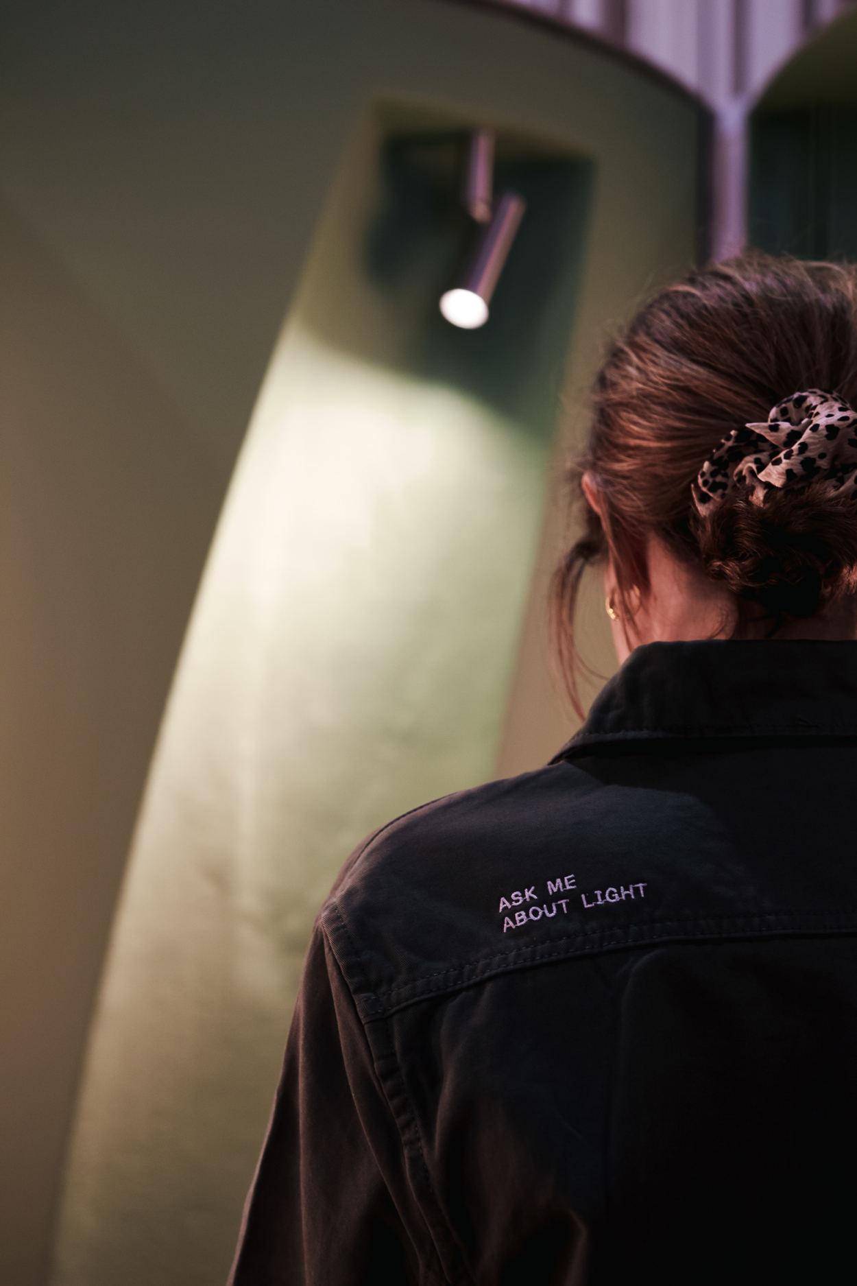 Modular employee on the booth with Passage on the background
