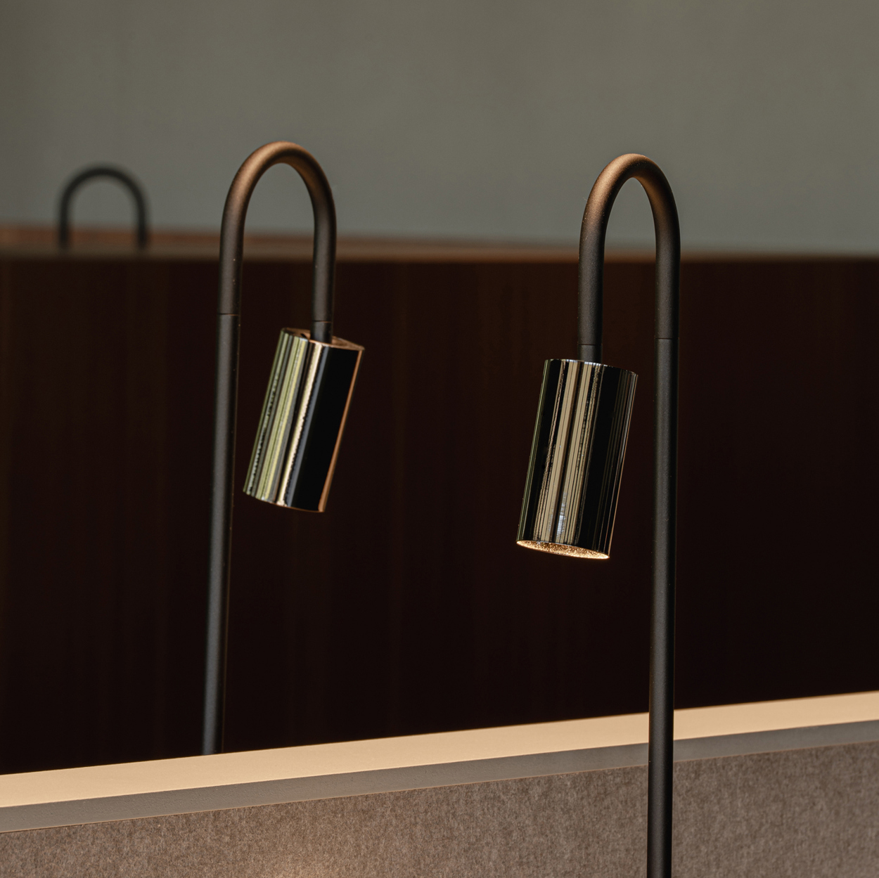 Modupoint stick with Minude jack on office