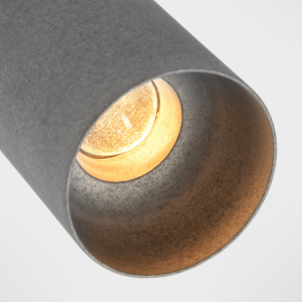 minude aluminium tumbled