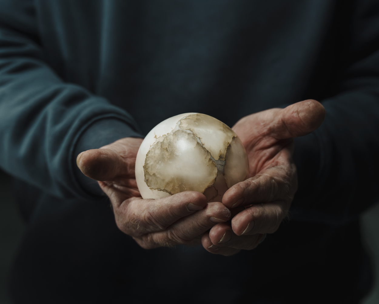 ALABASTER A soft, translucent stone, shaped by nature 