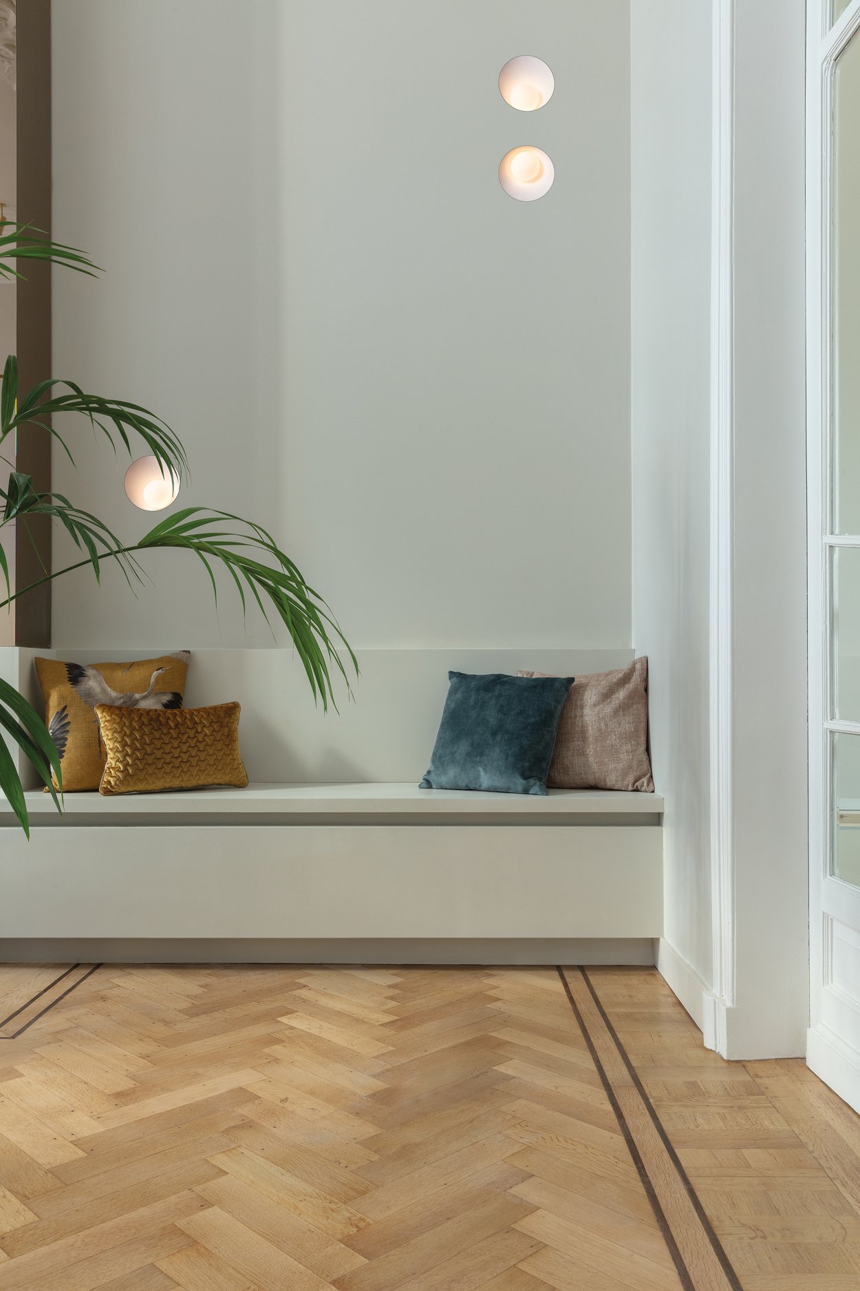 Recessed round lighting in sitting room